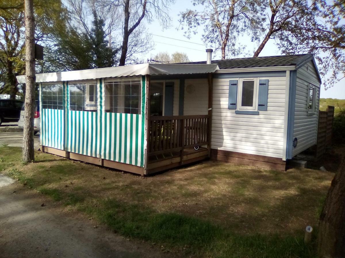 Hotel Camping Les Peupliers Saint-Pere-en-Retz Exterior foto